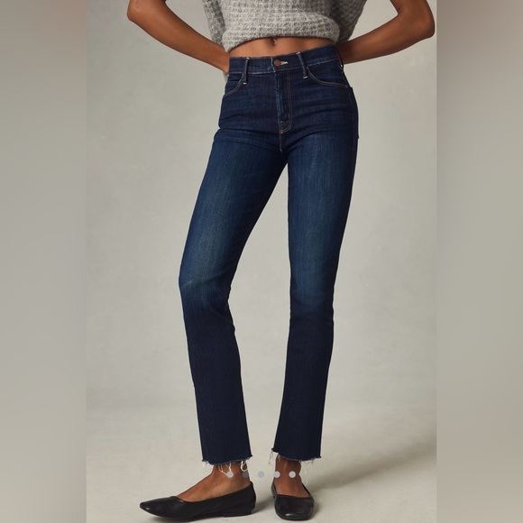 MOTHER The Dazzler Mid-Rise Straight-Leg Ankle Fray Jeans - Picture 8 of 11